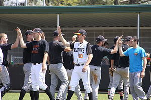 2009 alumni game4_300x200.jpg